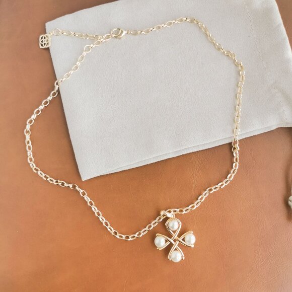 Kendra Scott Everleigh Gold White Pearl Pendant Necklace Trendy Jewelry - Picture 3 of 4